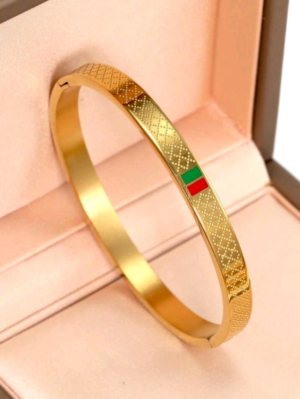 Luxury Style Bracelets - Picture 2 of 13